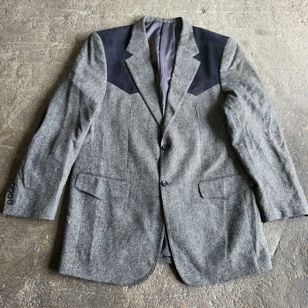 Gray Textured Sport Coat with Notched Lapels